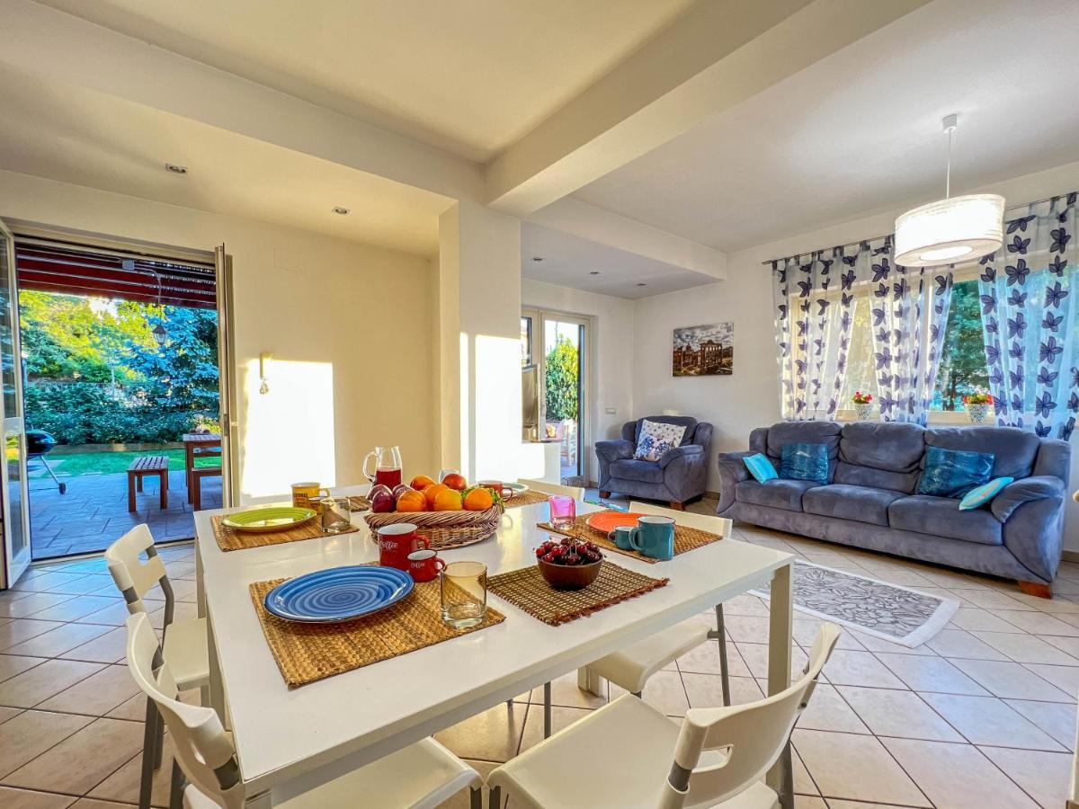 Livingapple Apartment สกาอูรี ภายนอก รูปภาพ
