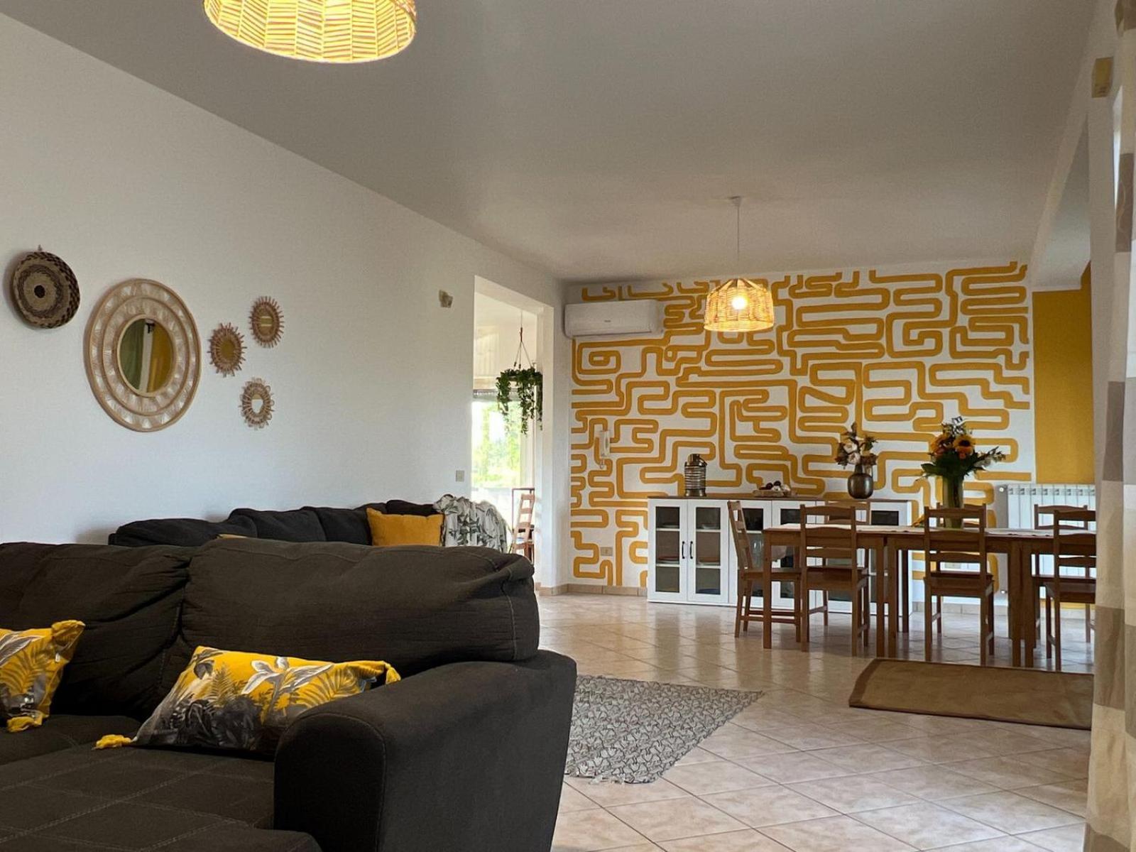 Livingapple Apartment สกาอูรี ภายนอก รูปภาพ